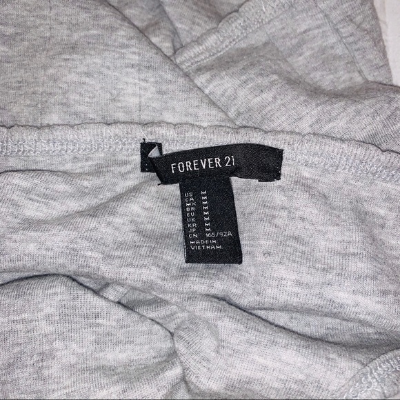 4/$25♦️ FOREVER 21 Gray Halter Crop Top - Picture 2 of 3